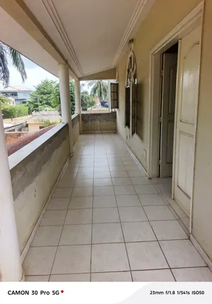 Villa 4 chambres sur 597 m² en vente en angle de rue à Avenou Factory – 180 millions FCFA — photo 4