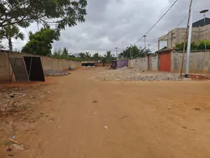 Vente d'un terrain à Nanégbé, 1 lot clôturé, à 100 m du carrefour Bonheur – 25 millions FCFA — photo 4