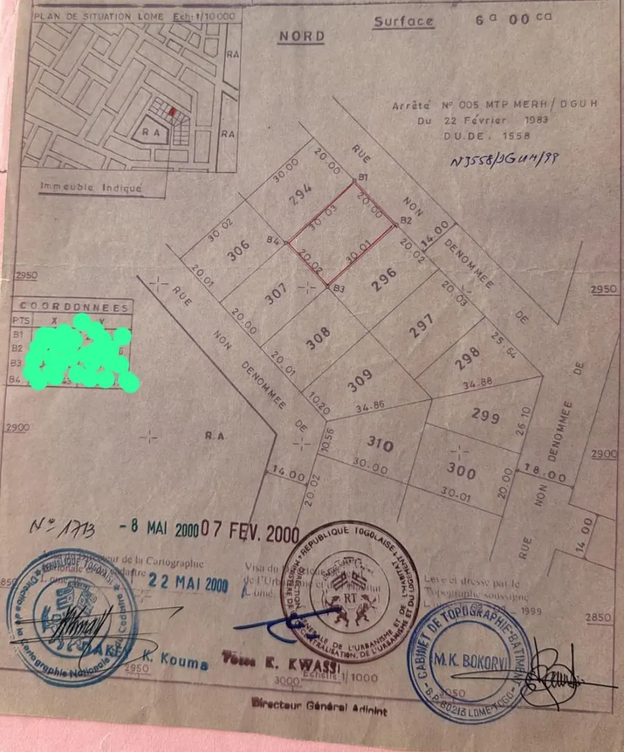 Vente d'une maison à Amadahomé Foyer des Jeunes, 3 pièces, demi-lot clôturé – 18 millions FCFA