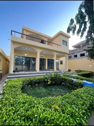 Villa duplex 9 chambres 714 m² avec jardin en vente à Hedzranawoé – 185 millions FCFA — photo 4