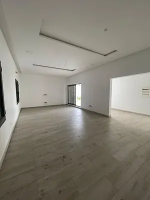 Villa duplex 4 chambres à louer à Tokoin Séminaire – 1 500 000 FCFA/mois — photo 2
