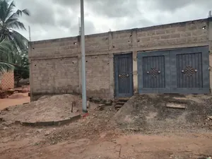 Villa 2 chambres à vendre à Attilamonou église catholique – 18 millions FCFA