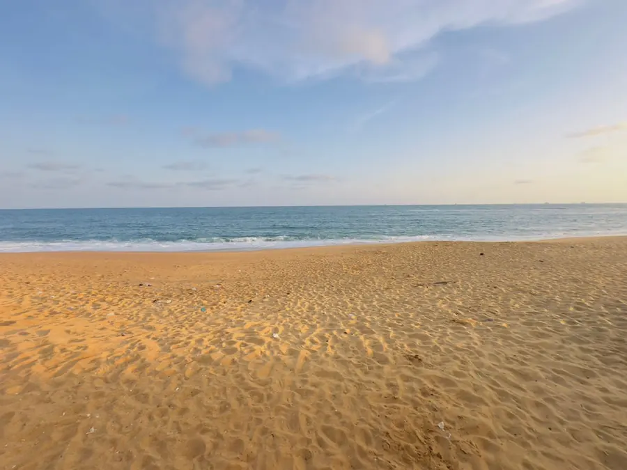 Terrain 1 lot de 600 m² en vente en angle de rue au bord de la mer à Baguida Monument – 35 millions FCFA