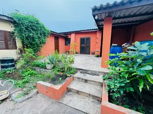 Maison 2 chambres 341 m² à vendre à Klikamé derrière le lycée et le restaurant Le Rafiti – 50 millions FCFA — photo 3