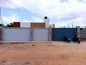 Location d'une boutique à Agoé Logopé, 31,5 m², dallée avec sanitaires internes, proche du goudron – 25 000 FCFA/mois — photo 5