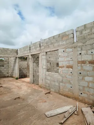 Vente d'une villa à Apessito, 2 chambres, 300 m², inachevée – 17 millions FCFA à débattre