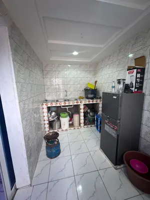 Villa 2 chambres en vente à Zanguera, angle de rue, proche du goudron – 20 millions FCFA — photo 1