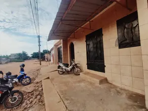 Maison 2 chambres sur demi-lot en vente à Adidogomé Lankouvi – 25 millions FCFA — photo 4
