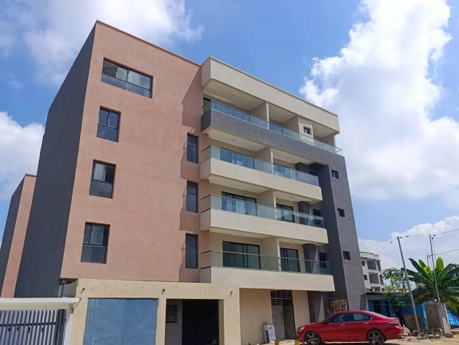 Deux immeubles jumelés R+3 en vente à Angré, Abidjan – 22 pièces – 640 m² – 1,5 milliard FCFA