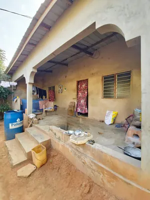 Terrain 2,5 lots avec titre foncier en vente à Agoè Legbassito – prix au lot à débattre — photo 4
