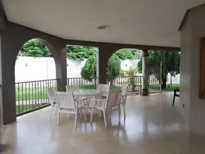 Villa basse 4 chambres à vendre en angle de rue sur 900 m² à Agoè Léo 2000 – 325 millions FCFA — photo 3