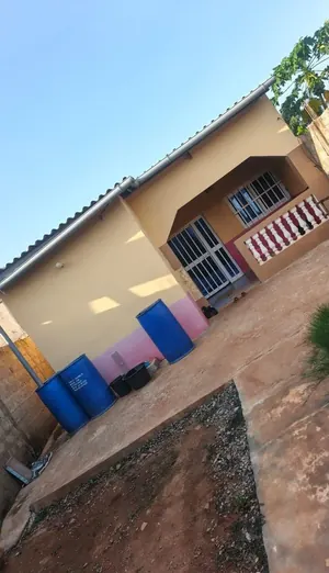 Maison nouvelle construction à vendre à Legbassito Kognito – 10 millions FCFA à débattre
