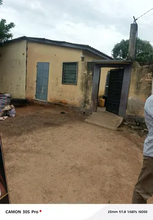 Maison 7 pièces 362 m² en vente à Avedji phase près du carrefour Margot – 40 millions FCFA — photo 2
