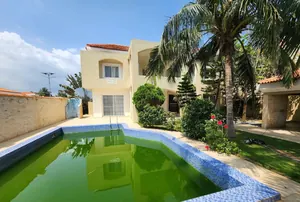 Villa duplex 5 chambres sur 600 m² à vendre à Baguida, Cité Baie des Anges – 420 millions FCFA