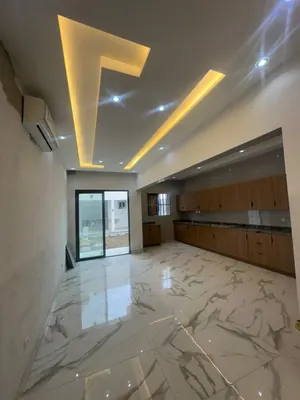 Villa duplex 4 chambres à louer à Adidoadin – 800 000 FCFA/mois