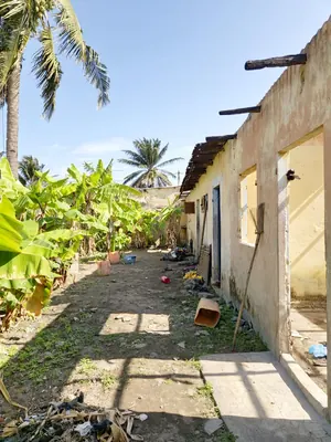Vente d'un terrain à Nyékonakpoè Lycée, 382 m², à 250 m du goudron – 35 000 000 FCFA