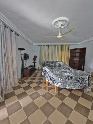 Vente d'une villa à Agoè Cacaveli, meublée avec piscine, 6 chambres sur 2 lots et demi – 350 millions FCFA — photo 12