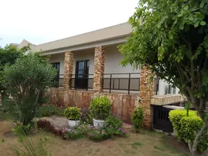 Villa souterraine 4 chambres en vente à Baguida côté plage – 280 millions FCFA — photo 2