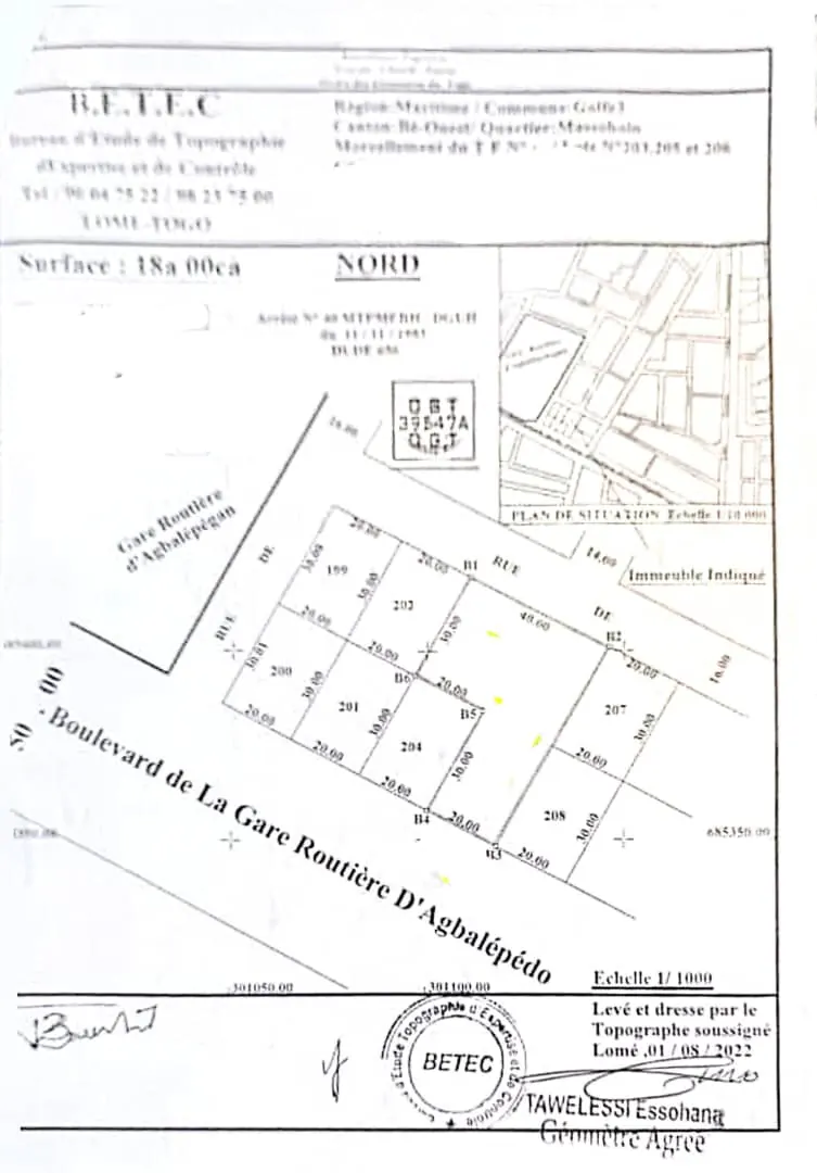 Terrain 1800 m² en vente en bordure des pavés à Agbalepedo – 240 millions FCFA