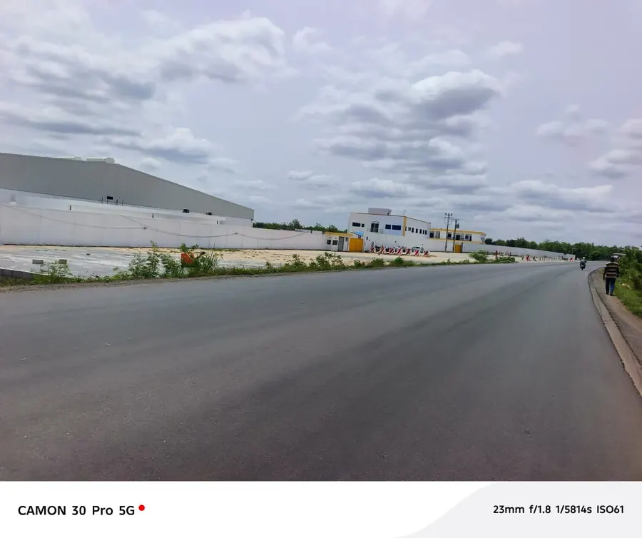 Terrain 100 lots (10 hectares) en vente en bordure du goudron RN1 à Lilikopé – 5 millions FCFA l'unité