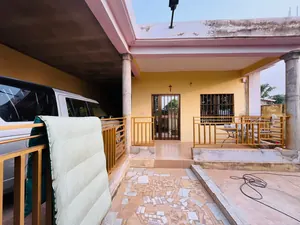 Villa 3 chambres 300 m² à vendre à Agoè Apessito – 40 millions FCFA — photo 2