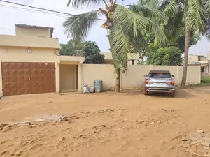 Villa 3 chambres à vendre à Agoè Koshigan – 75 millions FCFA