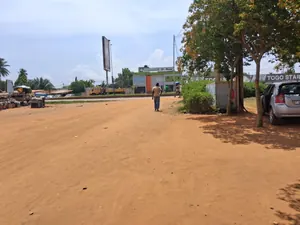 Terrain de 300 m² en vente à Agoè Etat Major – 35 millions FCFA — photo 2
