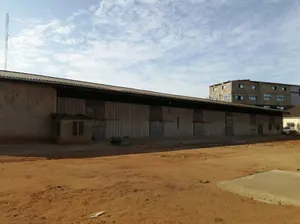 Entrepôt 1000 m² à louer dans la zone portuaire Grand Moulin à Lomé – 2 500 000 FCFA — photo 2