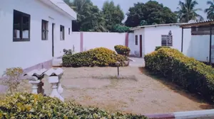 Villa 4 chambres en vente à Kpémé Yesuvito Lacs – 65 millions FCFA — photo 2