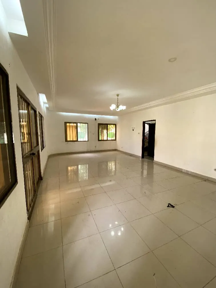 Villa 3 chambres à louer à Forever – 500 000 FCFA/mois