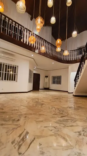 Villa 5 chambres à vendre à Tokoin Casablanca, 690 m² avec piscine et garage – 290 millions FCFA — photo 3