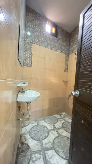 Location d'un appartement à Amadahomé Foyer des Jeunes, 2 pièces, rez-de-chaussée, cour unique – 90 000 FCFA/mois — photo 3