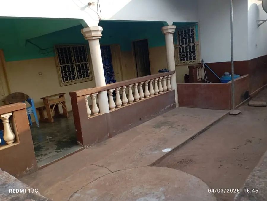 Maison 2 chambres à vendre à Agoè Demakpoè – 28 millions FCFA
