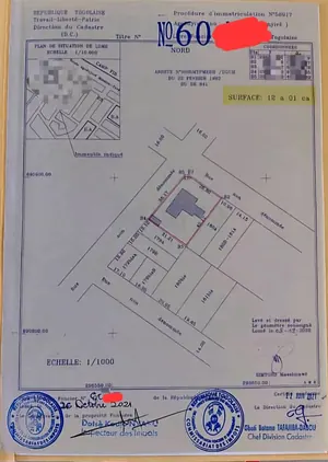 Vente d'une villa à Agoè CCL, R+1, 2 lots en angle de rues, à 40 m du Boulevard CEDEAO – 150 millions FCFA