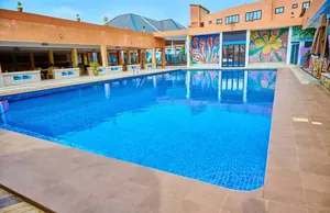 Hôtel en vente à Adétikopé – 3,5 milliards FCFA — photo 2
