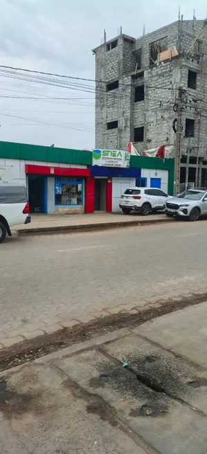 Vente d'un terrain à Agbalepedo, 1 lot, en angle de rue au bord du goudron, bâti de 2 pièces – 80 millions FCFA à débattre — photo 3