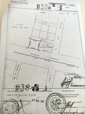 Villa avec boutiques en vente en bord du goudron à Dékon – 500 millions FCFA