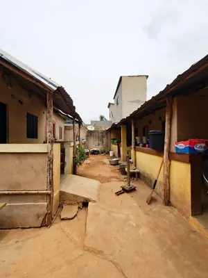 Vente d'une maison à Sogbossito Supermarché Dauphine, demi-lot en angle de rues, 300m du goudron – à partir de 22 500 000 FCFA — photo 4