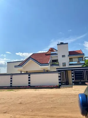 Villa 6 chambres à vendre sur 900 m² à Agoè Kossigan – 280 millions FCFA