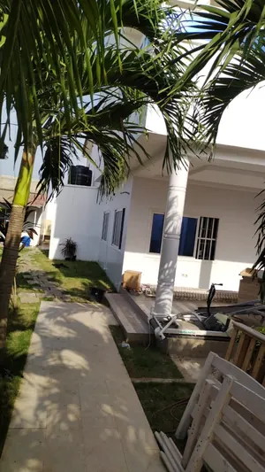 Vente d'une villa à Tokoin Wuiti, 5 chambres, R+2, avec piscine et jardin – 820 millions FCFA à débattre — photo 18