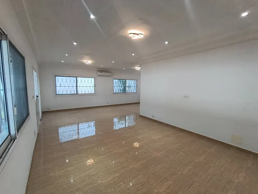 Villa 4 chambres à louer à Résidence Caisse, Lomé – 900 000 FCFA/mois