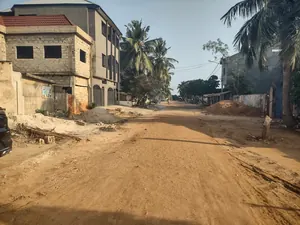 Terrain clôturé avec bâtiments en vente à Adidogomé Avenou Avé Maria – 57 millions FCFA — photo 13