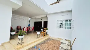 Vente d'une villa à Forever, 4 pièces, villa basse sur demi-lot avec jardin – 110 millions FCFA — photo 4