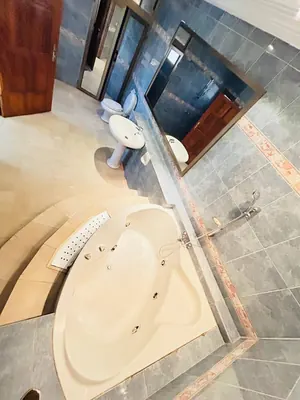 Villa duplex 6 chambres avec piscine et jardin en location à Togo 2000 – 1 600 000 FCFA/mois