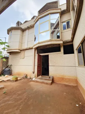 Villa 8 chambres à vendre à Attiégou, proche du goudron – 380 millions FCFA — photo 4
