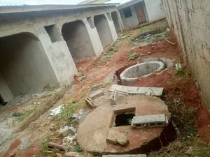 Villa 5 pièces en vente sur demi-lot à Agoè Logopé – 20 millions FCFA — photo 3