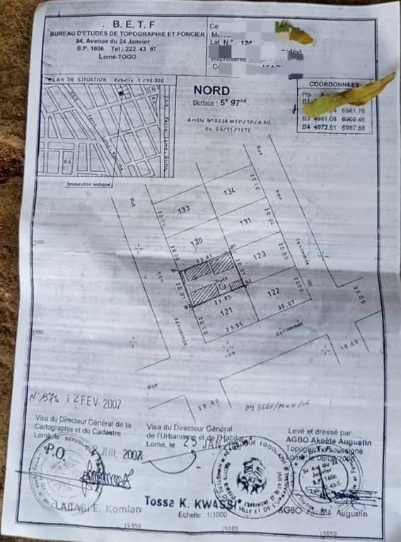 Terrain de 597 m² en vente à Attikoumé – 80 millions FCFA