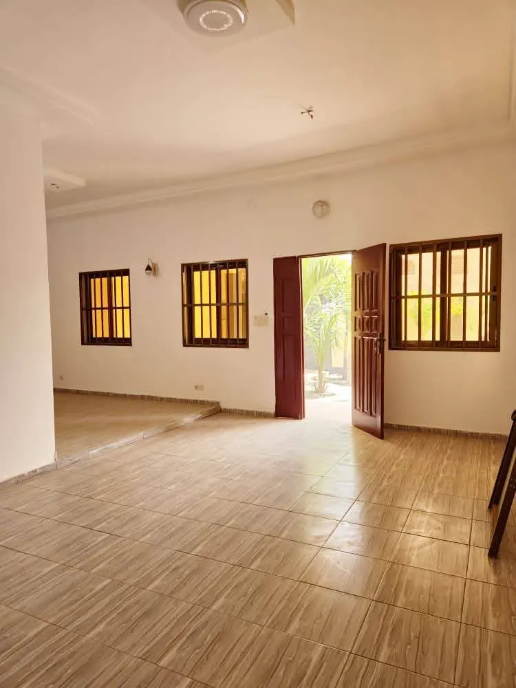 Villa 2 chambres de 300 m² en vente à Adidogomé Apédokoe – 45 millions FCFA