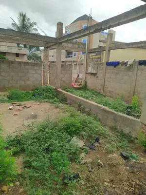 Terrain 300 m² en vente au bord de la voie principale à Agoè Zossimé – 15 millions FCFA — photo 2