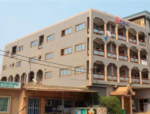 Immeuble commercial et résidentiel en vente en bordure de goudron à Bè Kpéhénou – 500 millions FCFA — photo 2